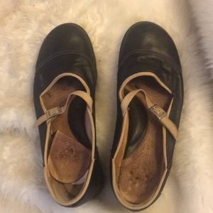 Size 10 fluevog Mary Janes (Sandra)